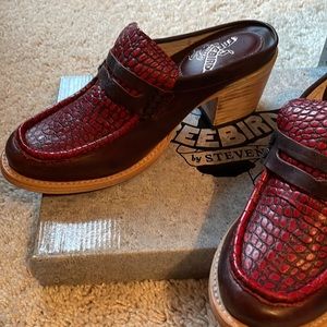 Brand new size 8 (fits like a 7.5) Freebird by Steven. The Collins: wine-multi